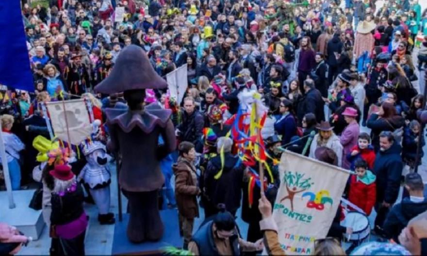 Σε ρυθμούς καρναβαλιού η Πάτρα: Πραγματοποιήθηκε η επίσημη τελετή έναρξης στην πλατεία Αγίου Γεωργίου